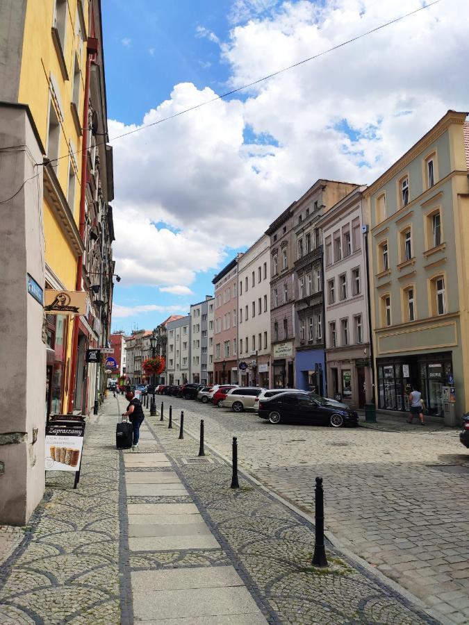 Centrum Apartament Sedziego Świdnica Exteriör bild